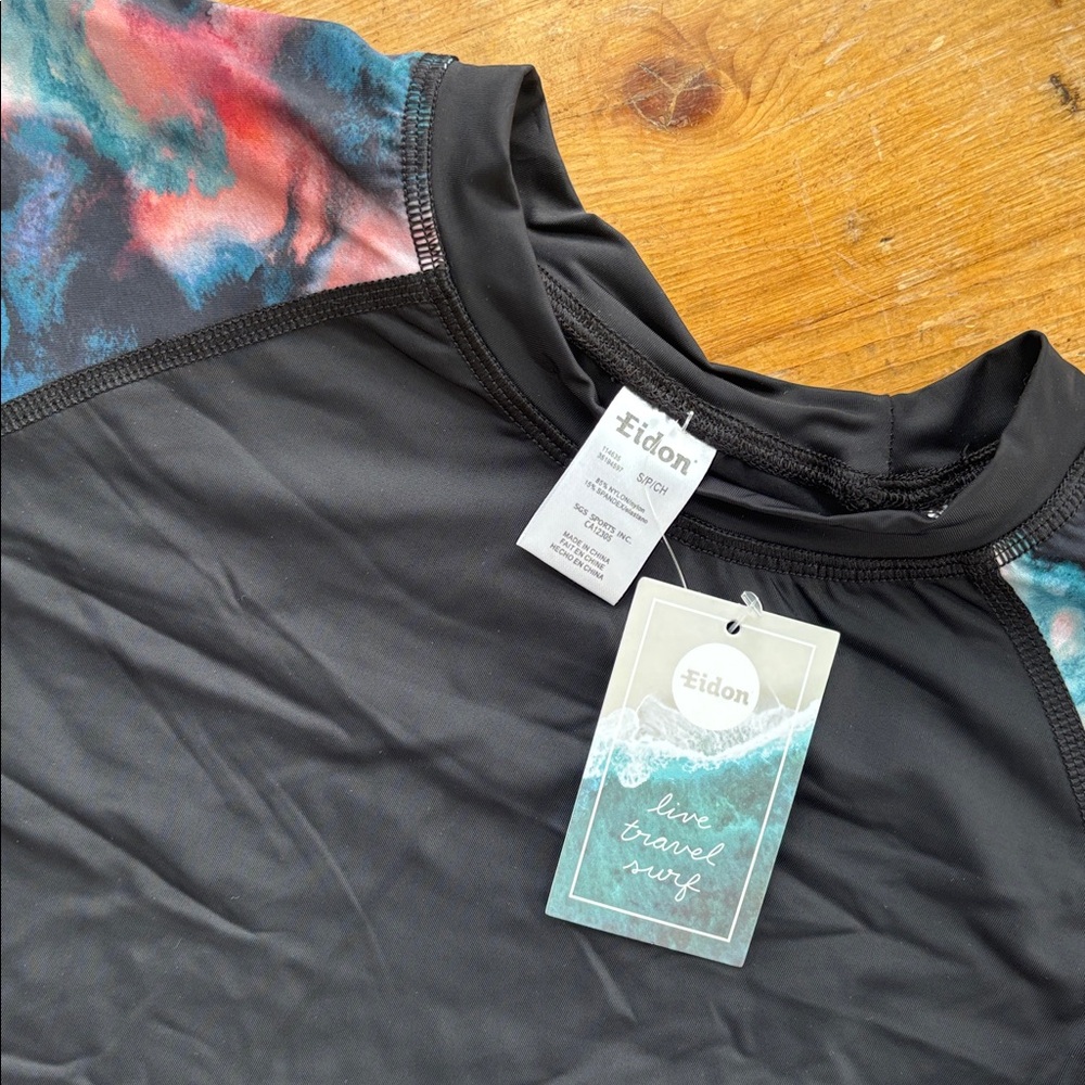 Eidon Surf | Sun Protection Rash Guard - Picture 2 of 4